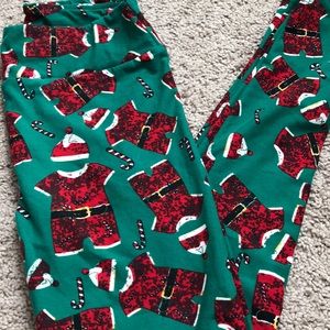 Lularoe Christmas leggings.